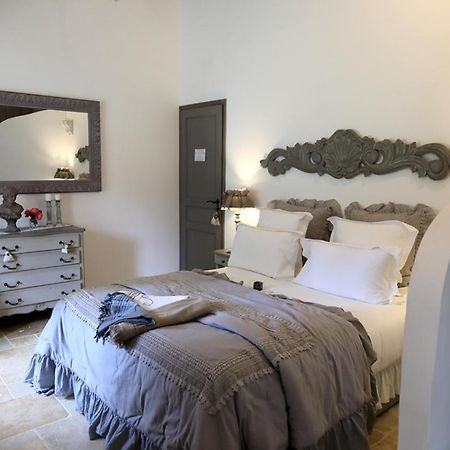Maison D'Hotes "Les Ecuries Du Mas" Lamanon Екстер'єр фото
